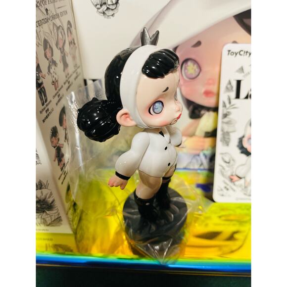 Laura The Charm of Faded Hues Blind Box Faint Trace - Picture 3 of 4